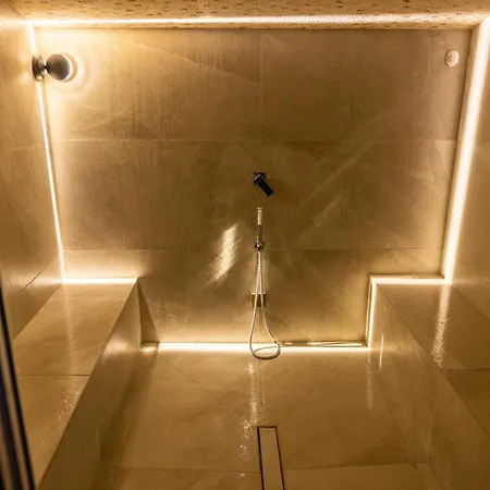 فندق بلاك 4*