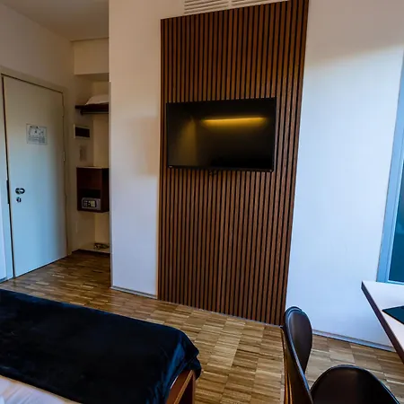 Black Hotell