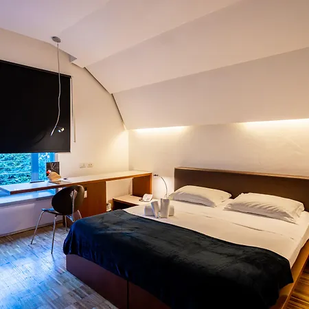 Hotel Black