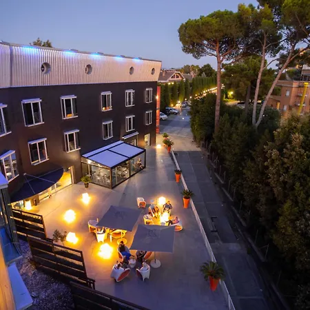 ブラック 4* ローマ