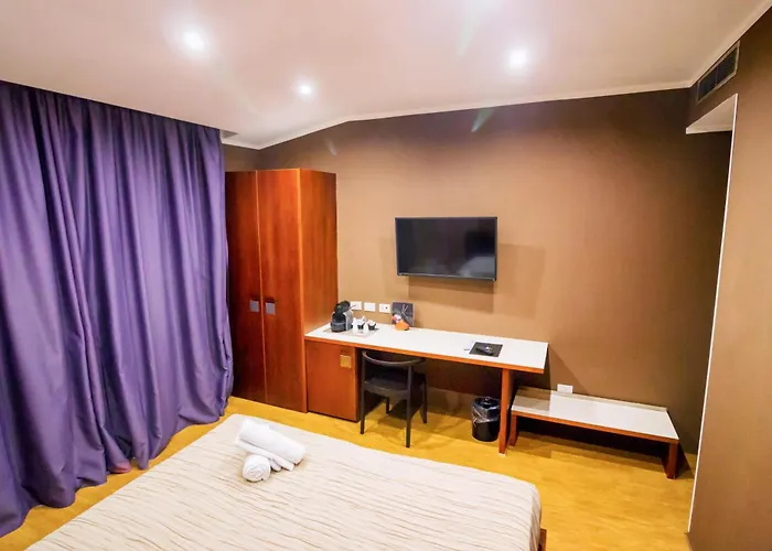 ブラック 4* ローマ